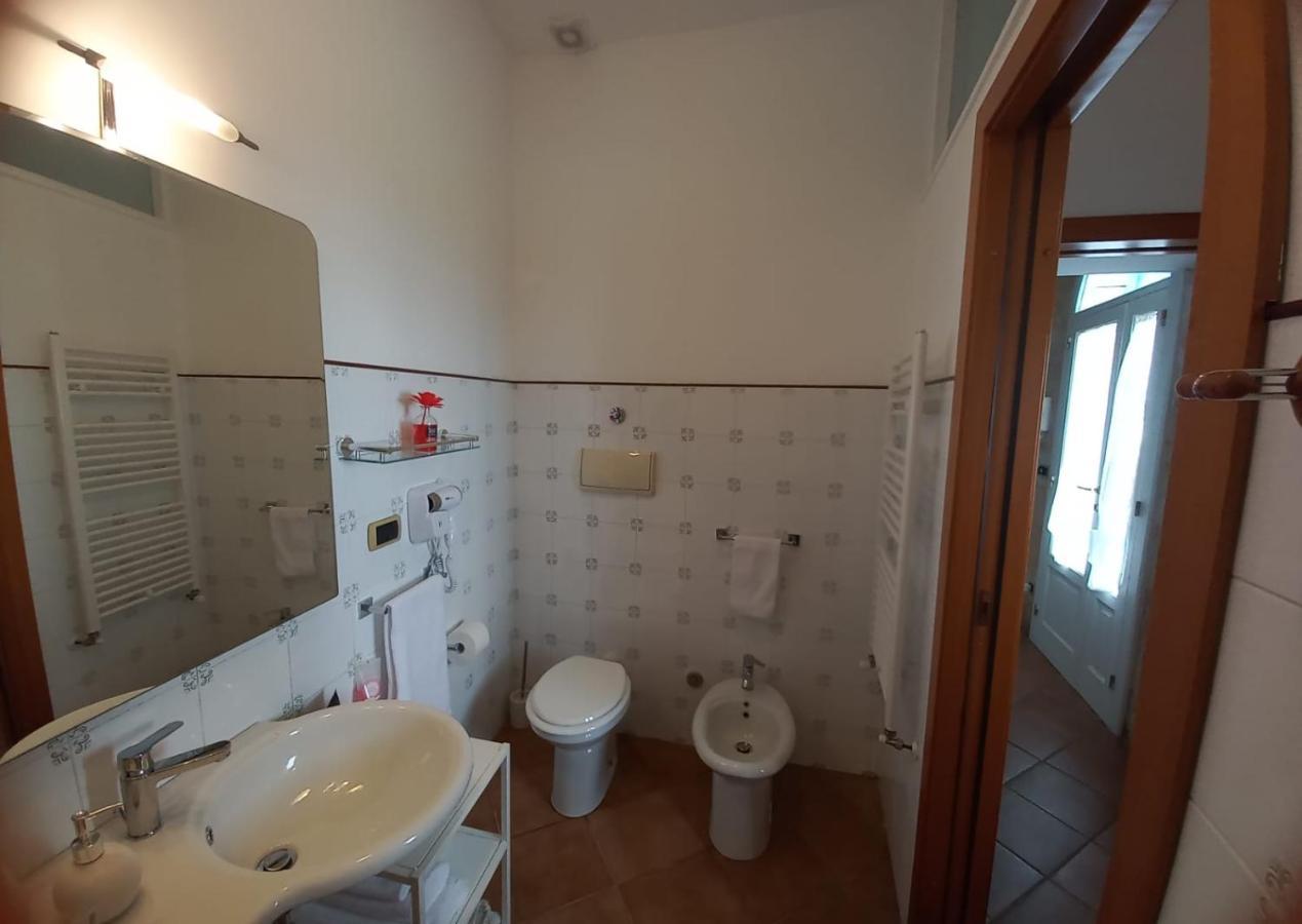 莫拉-迪巴里Villino Tronchetto Bianco住宿加早餐旅馆 外观 照片